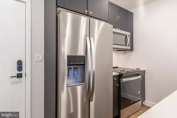 Philadelphia, PA 19123,1102 GERMANTOWN AVE #205