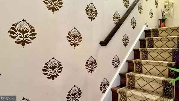 Somerset, NJ 08873,17 JILL CT