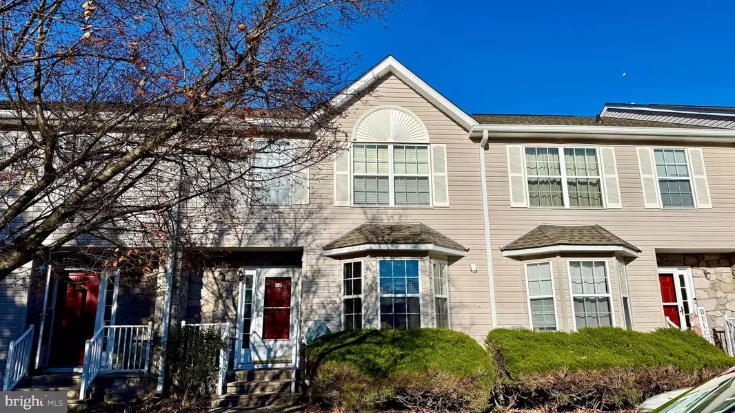 17 JILL CT, Somerset, NJ 08873