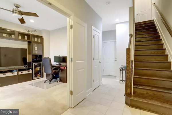 Alexandria, VA 22301,2004 POTOMAC AVE