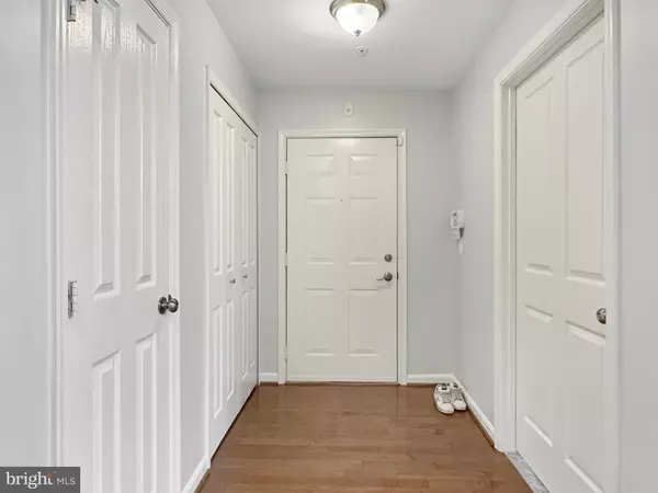 Fairfax, VA 22033,4108 MONUMENT CT #101