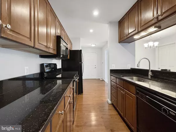 Fairfax, VA 22033,4108 MONUMENT CT #101