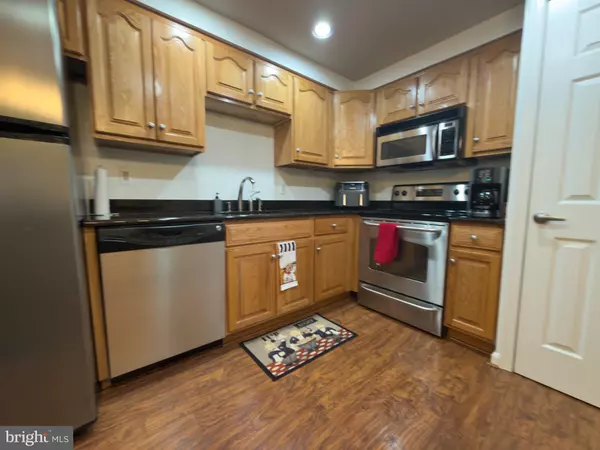 Mclean, VA 22102,7640 TREMAYNE PL #112