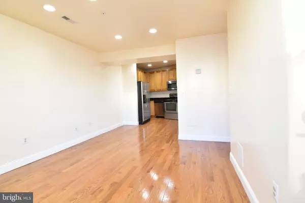 Washington, DC 20010,3408 SHERMAN AVE NW #202