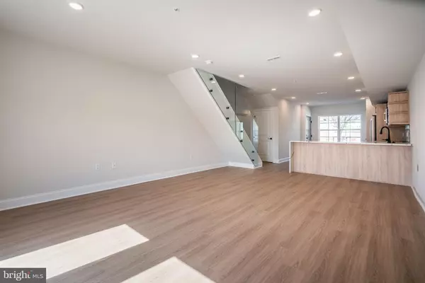 Philadelphia, PA 19131,4090 LESLIE LN #A43