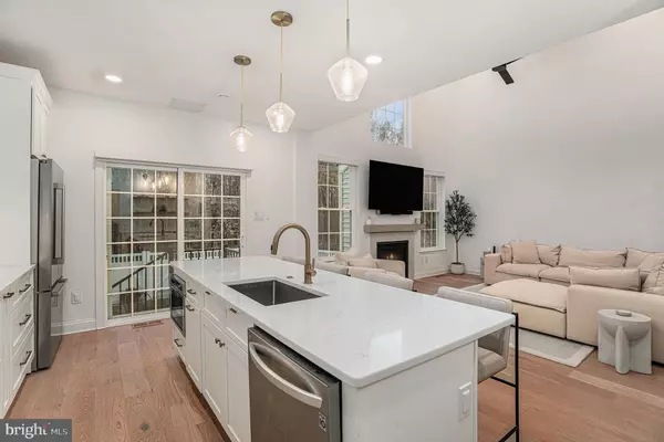 Marlton, NJ 08053,56 WEAVER DR