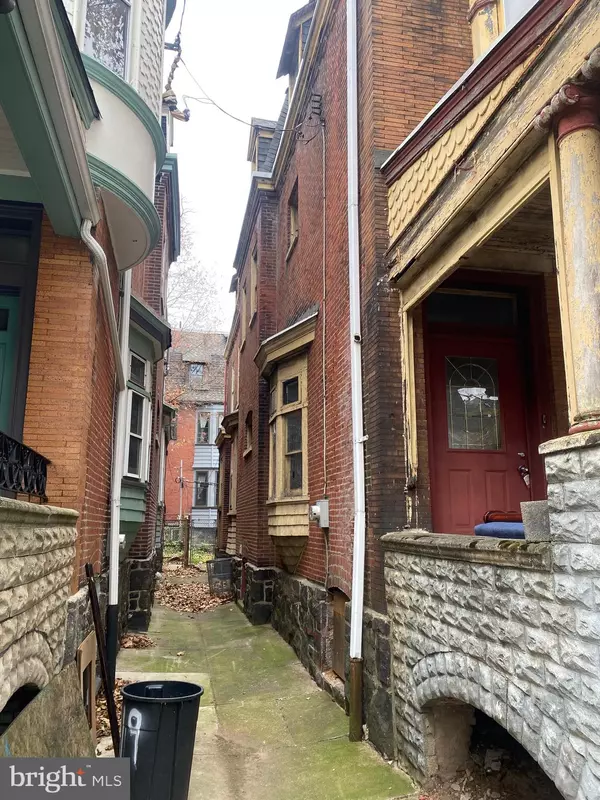 Philadelphia, PA 19143,821 S 49TH ST