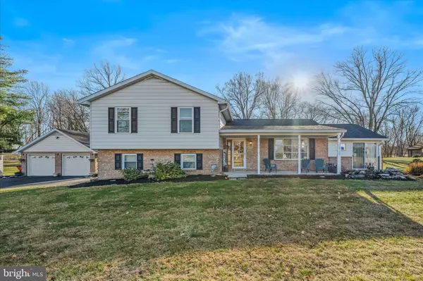 Falling Waters, WV 25419,199 DOVE LN