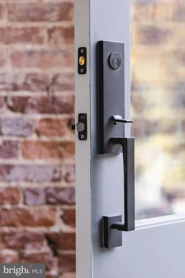 Washington, DC 20009,2460 ONTARIO RD NW