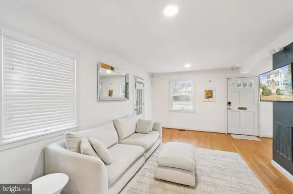 Arlington, VA 22205,5300 WILSON BLVD