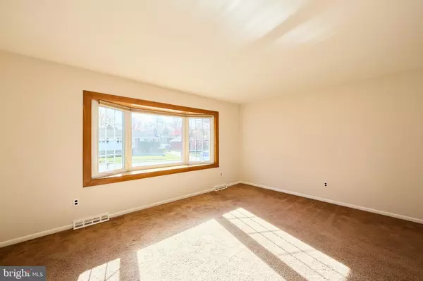 Newark, DE 19711,914 QUAIL LN