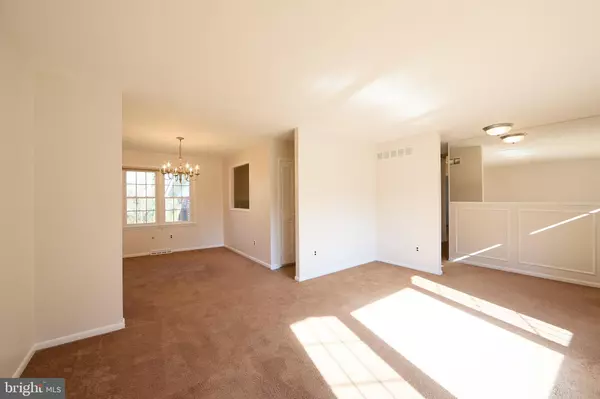 Newark, DE 19711,914 QUAIL LN