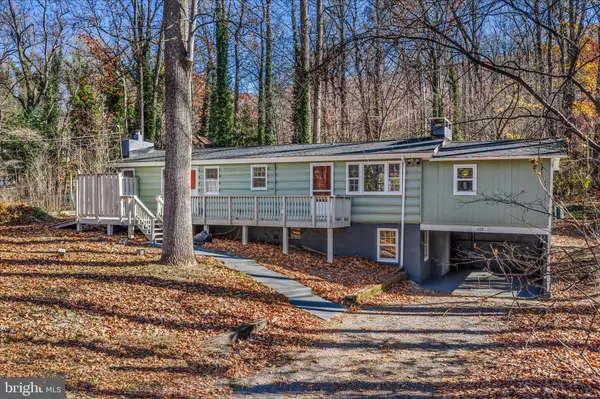 Harpers Ferry, WV 25425,572 JOHNNYCAKE LN
