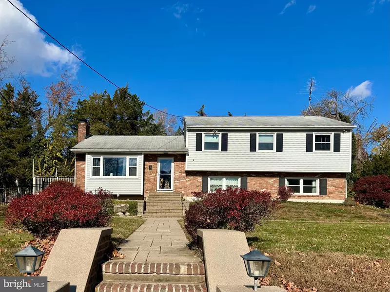 6 VAN GOGH CT, Trenton, NJ 08618