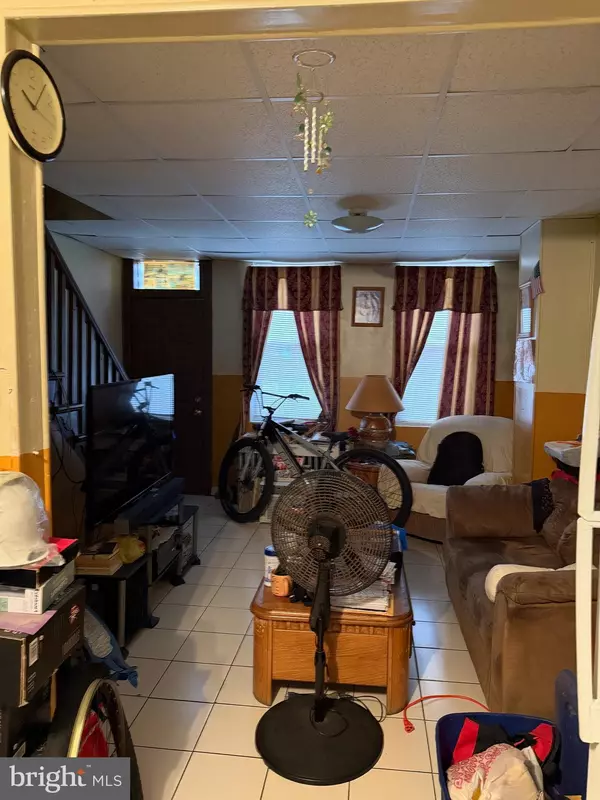 Philadelphia, PA 19148,2045 S DARIEN ST