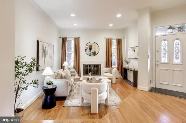 Bethesda, MD 20817,7806 FOX GATE CT