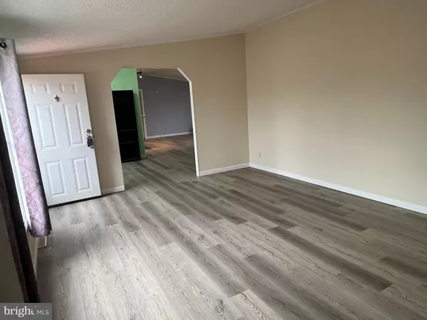 Martinsburg, WV 25401,880 ROYAL CREST DR