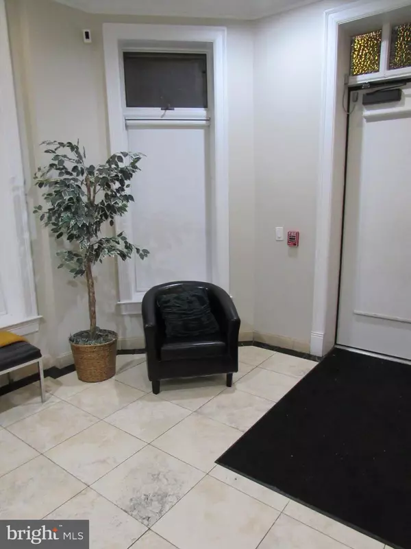 Washington, DC 20011,936 MADISON ST NW #103