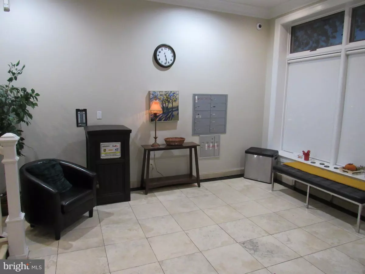 Washington, DC 20011,936 MADISON ST NW #103