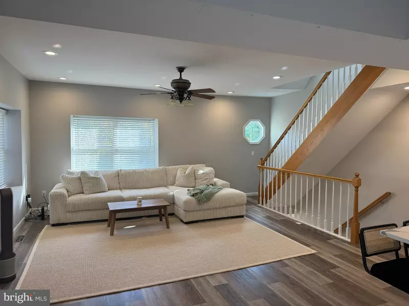 28 MELROSE DR, Toms River, NJ 08753