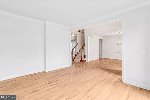 Gambrills, MD 21054,206 HEATHERBLOOM TRL