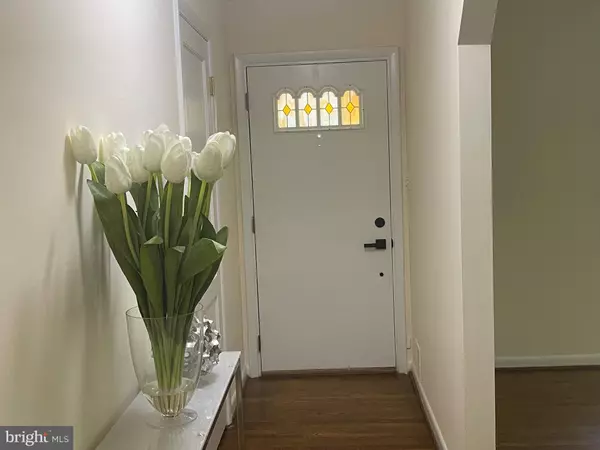 Alexandria, VA 22310,3111 MARL PAT DR