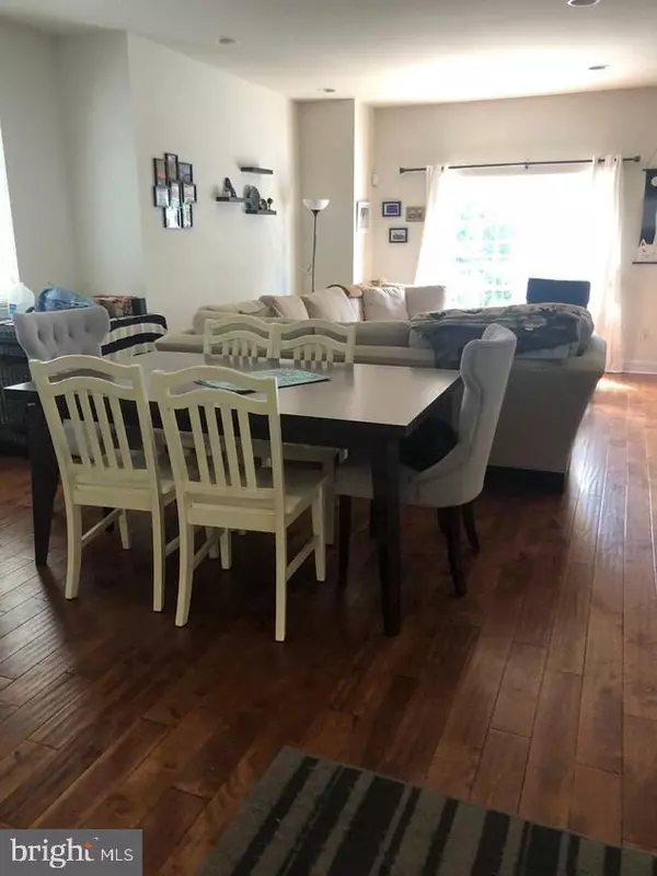 Philadelphia, PA 19128,7851 NIXON ST