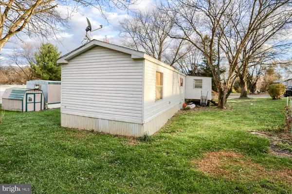 Carlisle, PA 17015,21 WALNUT LANE