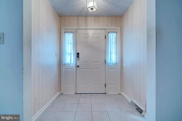 Lincoln, DE 19960,18041 HICKORY LN