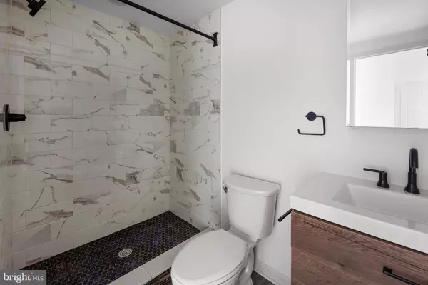 Philadelphia, PA 19128,6618 RIDGE AVE #504