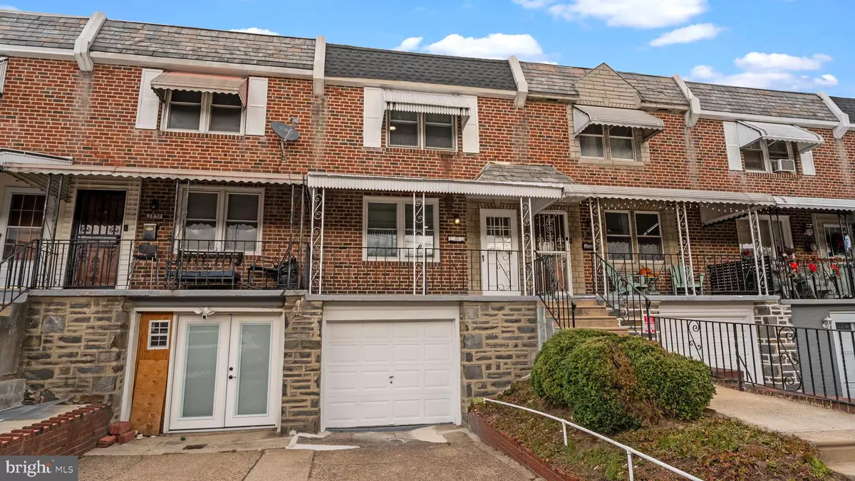 Philadelphia, PA 19142,2841 S SIMPSON ST