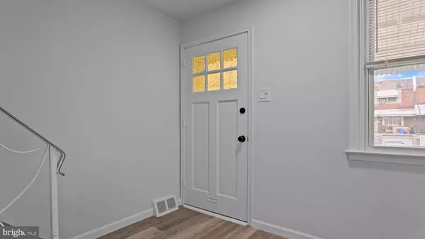 Philadelphia, PA 19142,2841 S SIMPSON ST