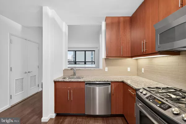 Philadelphia, PA 19102,1425 LOCUST ST #15F