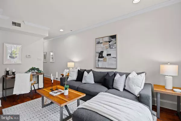 Philadelphia, PA 19103,1708 PINE ST #3F