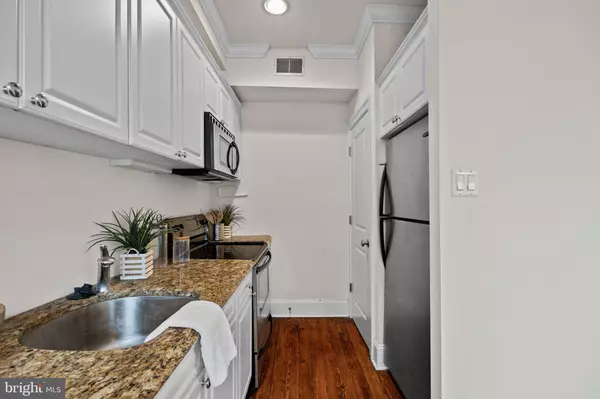 Philadelphia, PA 19103,1708 PINE ST #3F