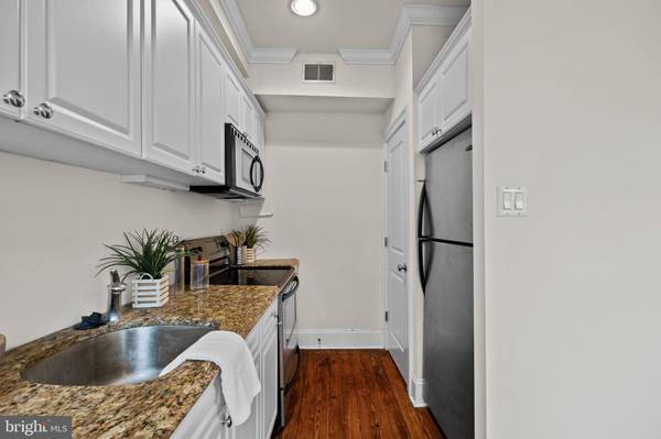 Philadelphia, PA 19103,1708 PINE ST #3F