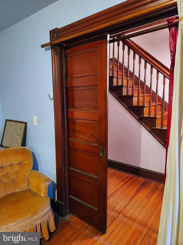 Dundalk, MD 21222,7103 HOLABIRD AVE