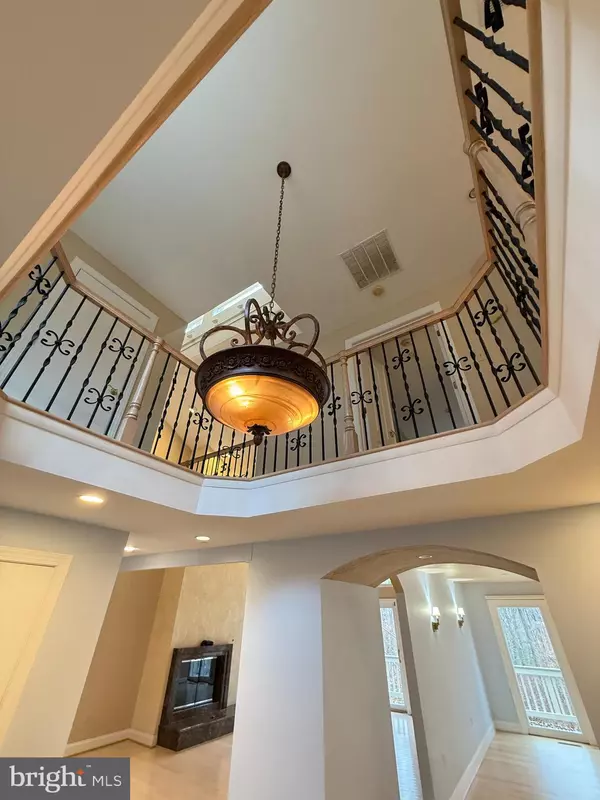 Great Falls, VA 22066,10701 SYCAMORE SPRINGS LN