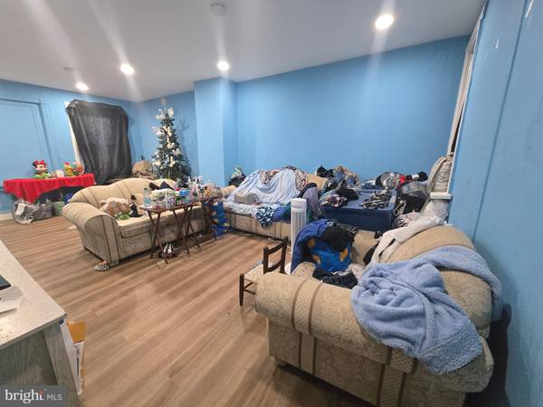 Chester, PA 19013,1135 THOMAS ST