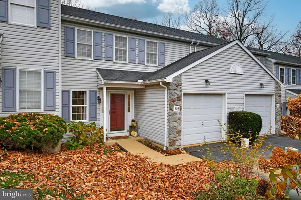304 TREETOPS CT, Lancaster, PA 17601