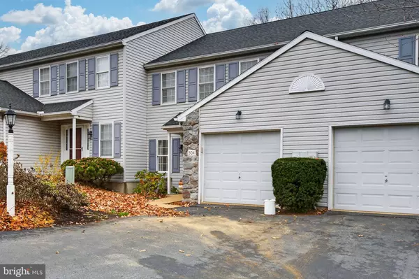 Lancaster, PA 17601,304 TREETOPS CT