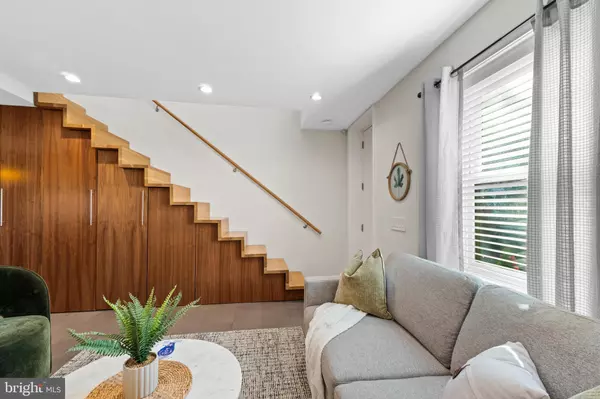 Philadelphia, PA 19147,1231 LOMBARD ST