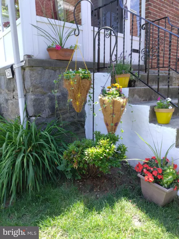 Brookhaven, PA 19015,250 E AVON RD