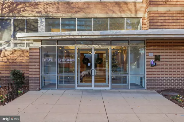 Washington, DC 20024,355 I ST SW #311