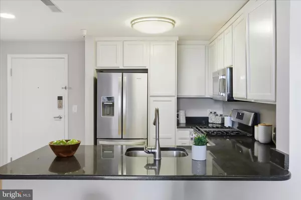 Washington, DC 20024,355 I ST SW #311