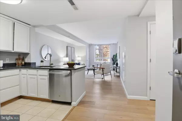 Washington, DC 20024,355 I ST SW #311