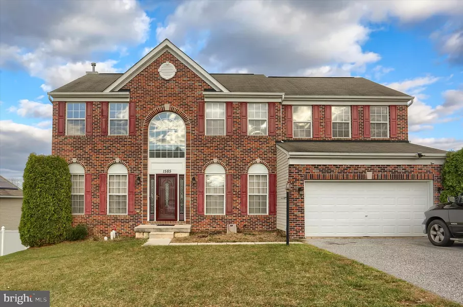 1585 PLEADER LN, York, PA 17402