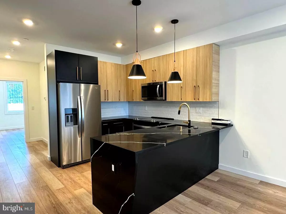 Philadelphia, PA 19122,2043 N RANDOLPH ST #2