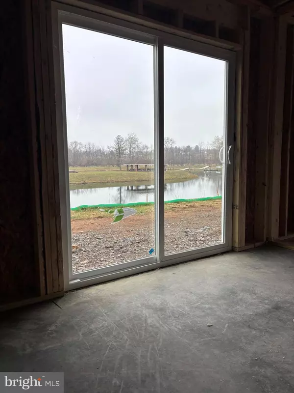 Chambersburg, PA 17202,107 MEADOWCREEK DR N