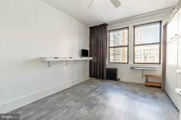 Philadelphia, PA 19107,1324 LOCUST ST #911